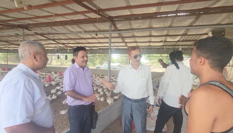 لجنة من وزارة الصناعة والتجارة تنفذ نزولا لمزارع الدواجن في محافظة لحج "صور"