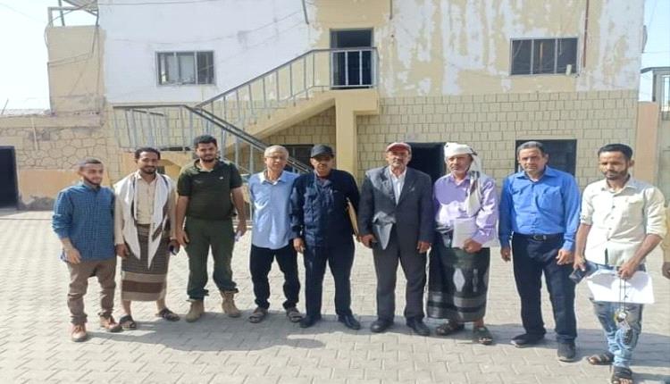 رئيس نيابة شمال عدن يقوم بزيارة تفقدية للسجن المركزي ويفرج عن ( 10) عشرة من المعسرين