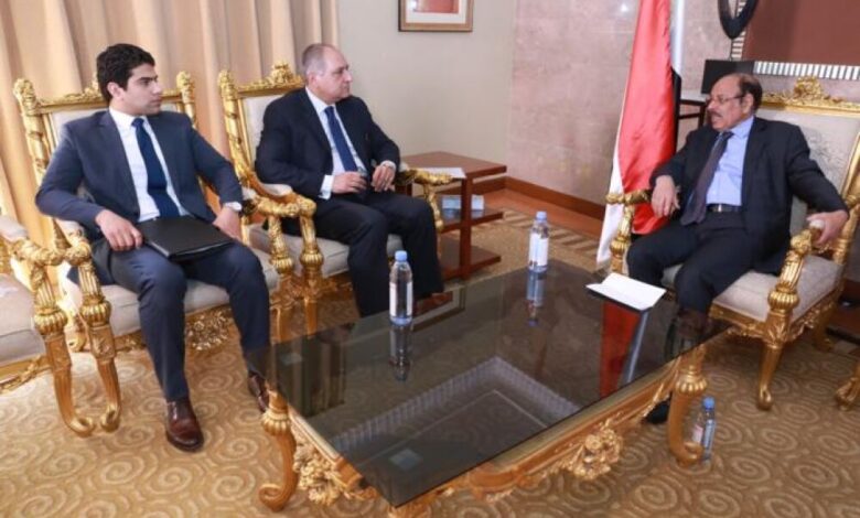 نائب الرئيس يشيد بمستوى العلاقات الأخوية بين بلادنا وجمهورية مصر العربية