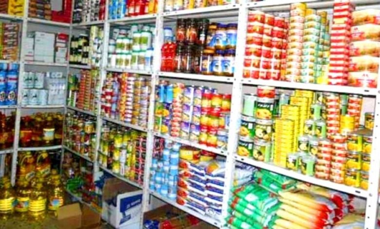 جنون أسعار المواد الغذائية يخنق حياة الأسر في عدن