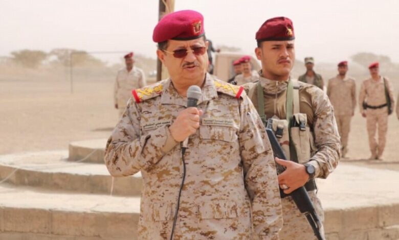 وزير الدفاع : محاولات الحوثيين لإحراز تقدمات تبوء بالفشل
