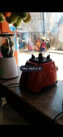 عدن..حريق يلتهم بوفية أمير الفلافل بلوك ٣١ بمديرية المنصورة