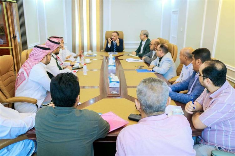 وزير النقل يعقد اجتماعاً مع البرنامج السعودي لمناقشة وتقييم ما تبقى من مراحل إعادة تأهيل مطار عدن الدولي