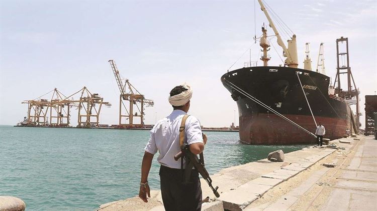 الإرياني: الحوثي يتلاعب بحقيقة الأرقام والمبالغ المهولة التي يجنيها من ميناء الحديدة