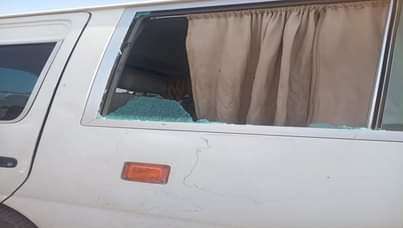جندي يطلق النار على سيارة سائق باص جامعة ابين