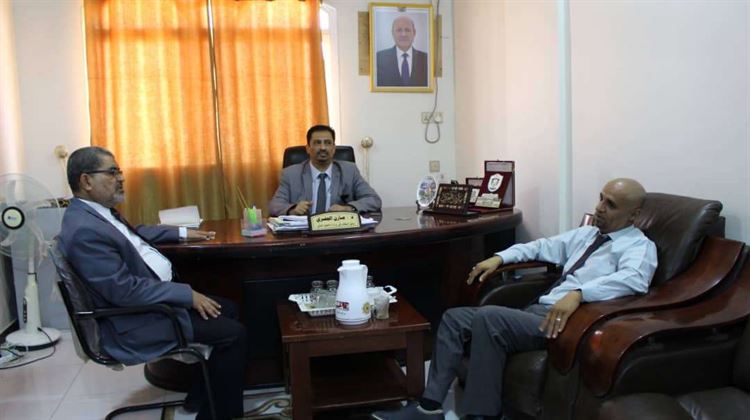 وكيل قطاع البعثات في وزارة التعليم العالي يلتقي رئيس جامعة حضرموت