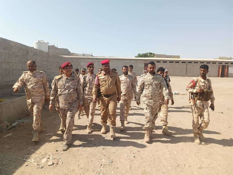 قائد الشرطة العسكرية اللواء الشاعري يزور معسكر الشرطة العسكرية بلحج