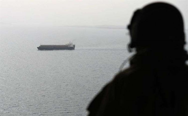 رويترز: البحرية الأمريكية اعترضت طائرة مسيّرة انطلقت من اليمن