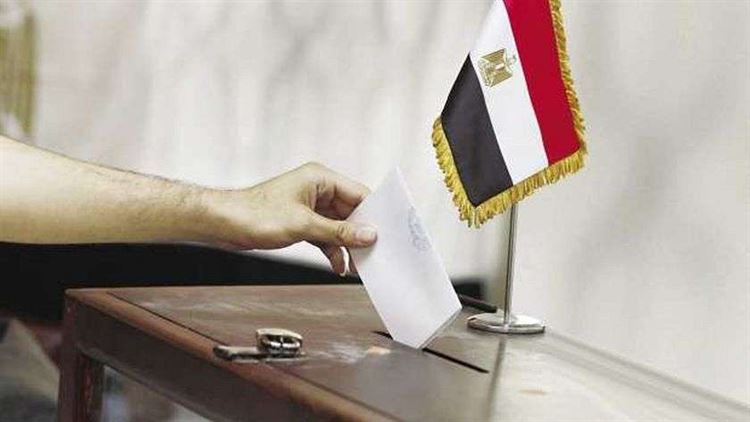 المصريون يتوافدون للادلاء باصواتهم في الانتخابات الرئاسية