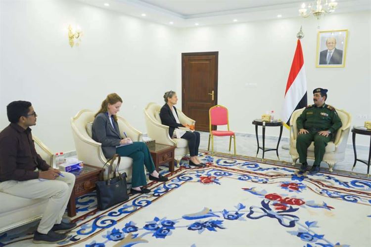 وزير الداخلية يشيد بدعم مملكة هولندا للشرطة النسائية