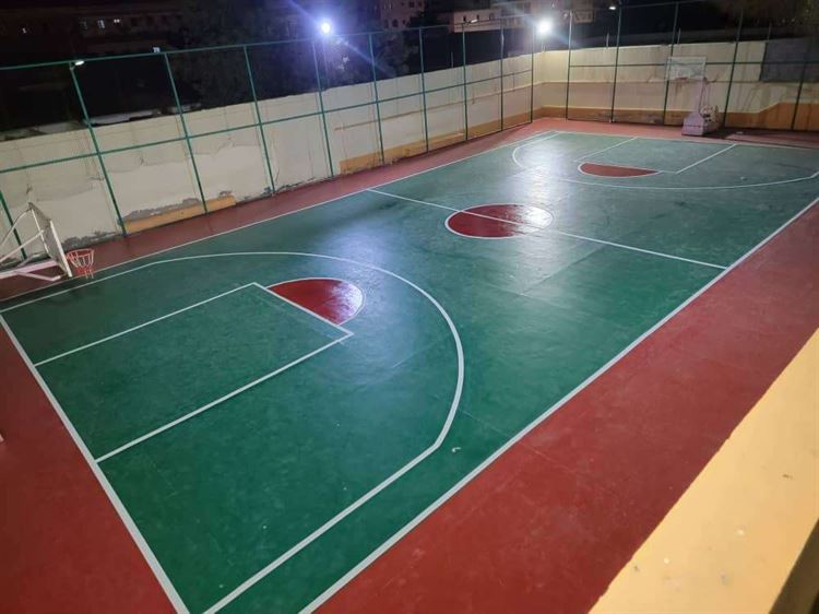 استكمال إعادة تأهيل أرضية ملعب كرة السلة في نادي شمسان والبدء بإعادة تأهيل ارضية كرة الطائرة