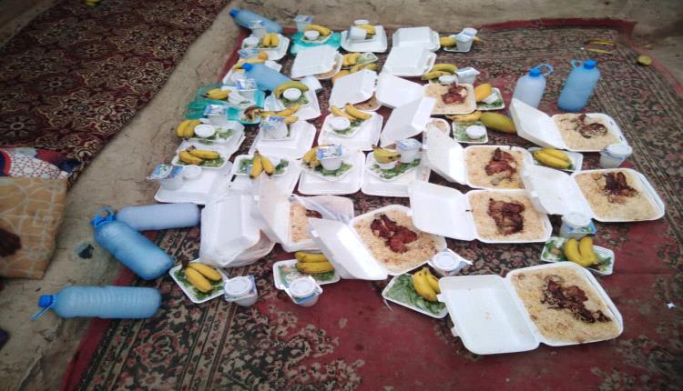 جمعية الأماني التنموية توزع وجبة عشاء على الأسر المحتاجة في منطقة الكود بابين