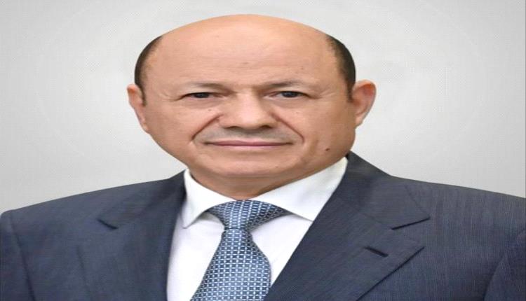 رئيس مجلس القيادة يجري اتصالاً بالمناضل الفريق ناصر منصور هادي