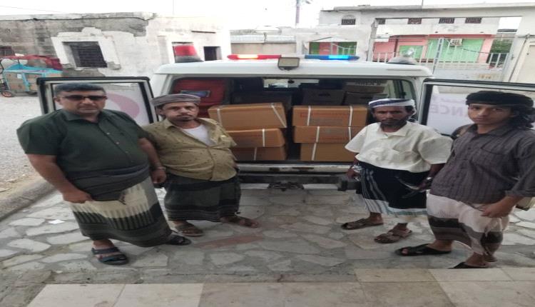 اللواء مرصع يتبرع بكمية أدوية لمستشفى المحفد