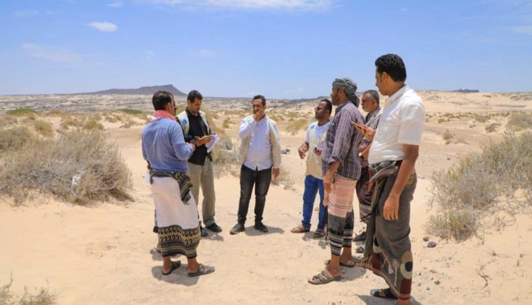بارويس يشرف على تسليم موقع مشروع حفر وتطوير المياه في منطقة بئر علي بمديرية رضوم