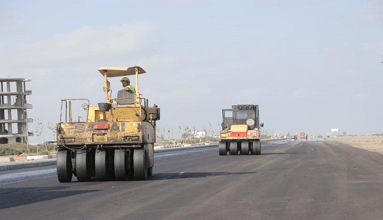 استعدادات في عدن لبدء مشروع صيانة طريق الرحاب - كنديان " المرحلة 2"