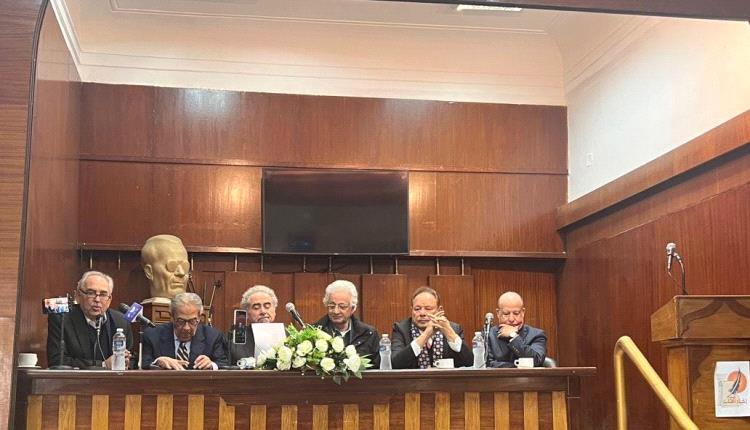 الرئيس علي ناصر يشارك في فعاليات مؤتمر فلسطين