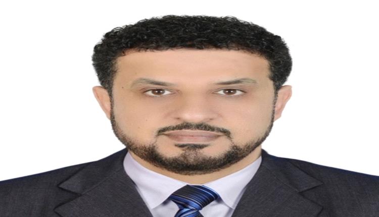 نشطاء وصحفيون يطالبون بتعيين الزميل عادل اليافعي ناطقاً بأسم الحكومة 
