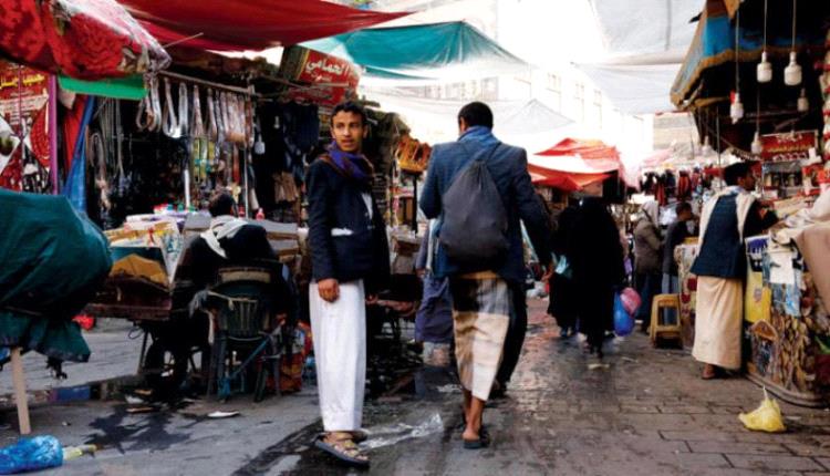تجار اليمن يعجزون عن التخلص من سلع المقاطعة رغم حرق الأسعار