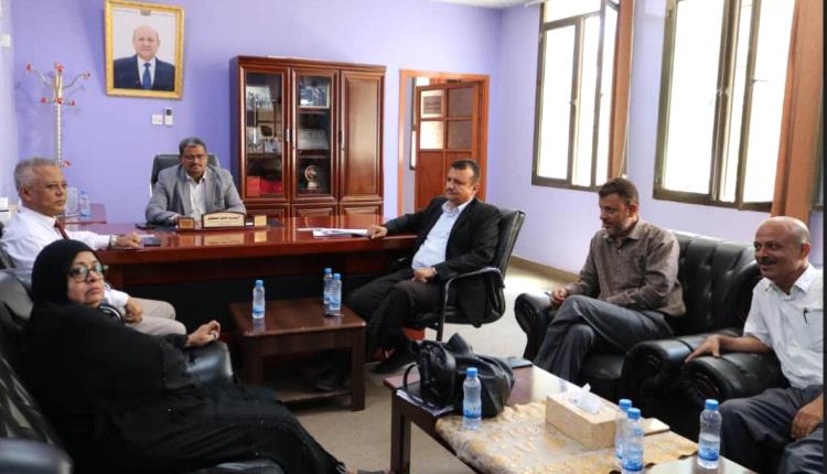 المحولي يناقش مع المستشار الثقافي لسفارة اليمن في الجزائر قضايا الطلاب المبتعثين
