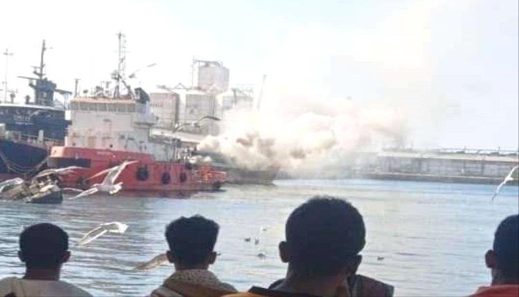 اندلاع حريق في ميناء المكلا