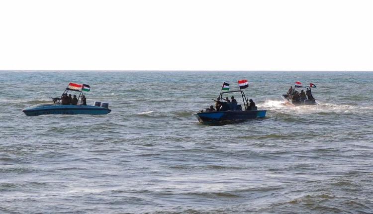 جماعة الحوثي تستهدف سفينة مرتبطة بإسرائيل في البحر الأحمر