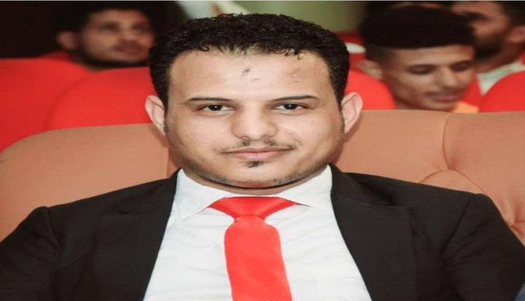 صحافي: الحوثيون يواصلون نهب قوت المواطنين والمتاجرة بمعاناتهم
