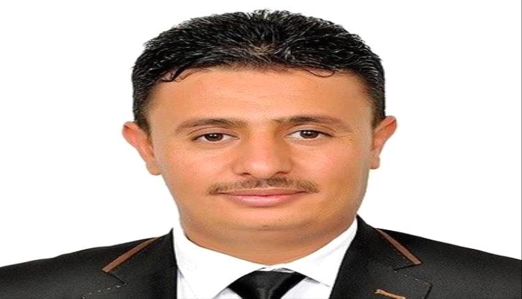 اعلامي في الشرعية : علينا تشجيع الحوثي وليس الوقوف ضده