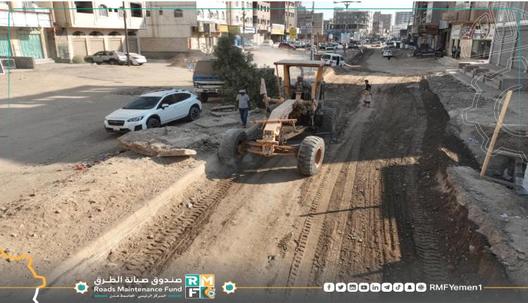 صندوق الطرق يواصل تمويله واشرافه على اعمال صيانة خط التقنية _ بئر احمد  بالعاصمة عدن  
