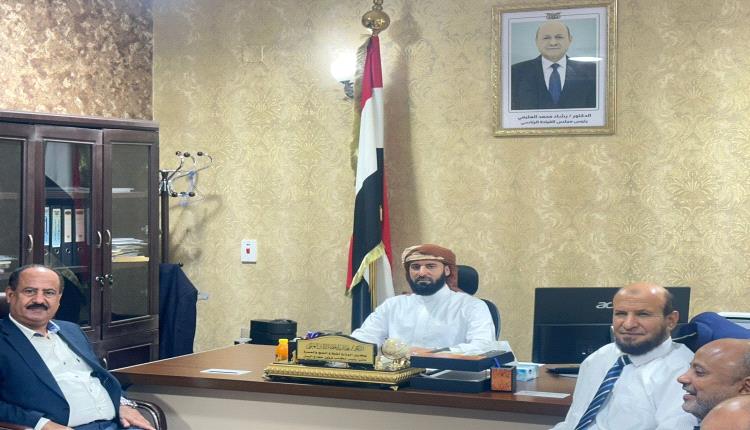 وكيل وزارة الأوقاف والإرشاد يلتقي بمسؤولي الخطوط اليمنية واتحاد الوكالات 
