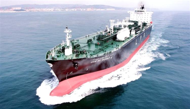 ناقلات النفط الكويتية توقف مرور شحناتها عبر البحر الأحمر
