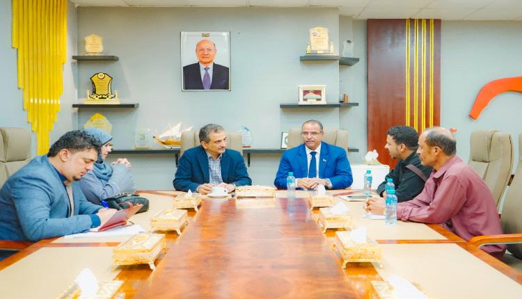 وزير الدولة محافظ العاصمة عدن يلتقي وزير الشؤون الاجتماعية والعمل