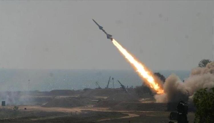 الحوثيون: أطلقنا صاروخًا نكشف عنه لأول مرة 
