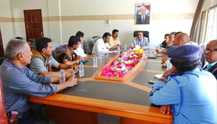 اجتماع يناقش ترتيبات تنفيذ مشروع الصرف الصحي بمدينة عتق