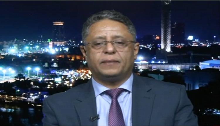 المخلافي: الحوثي يُريد توسيع دائرة الصراع 
