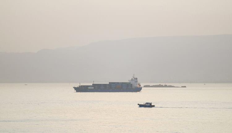 هجوم حوثي جديد على سفينة في خليج عدن 
