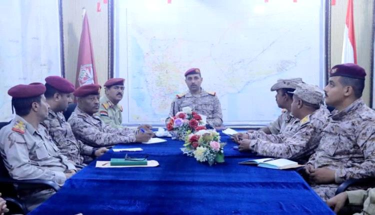 مدير دائرة العمليات الحربية يجتمع برؤساء عمليات المناطق