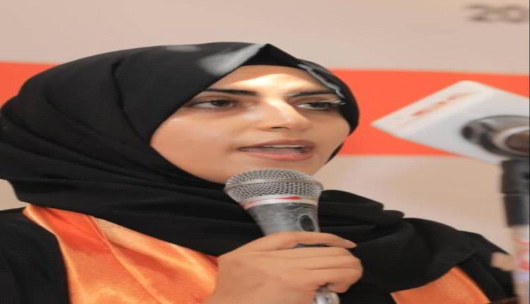 صحافية يمنية تفوز بجائزة دولية والسفارة الأمريكية تُهنئها

