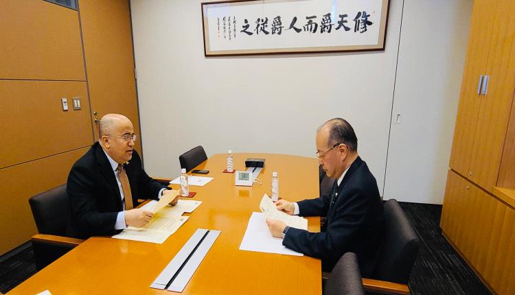 سفير اليمن لدى اليابان يبحث في البرلمان الياباني تعزيز مستويات الدعم المقدمة من الحكومة اليابانية
