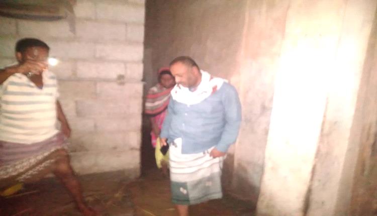 تفقد اضرار السيول في منازل المواطنين بقرية الشقعة بمديرية تبن