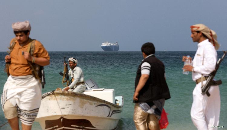 الكشف عن هوية من يُدير هجمات الحوثيين في البحر الأحمر
