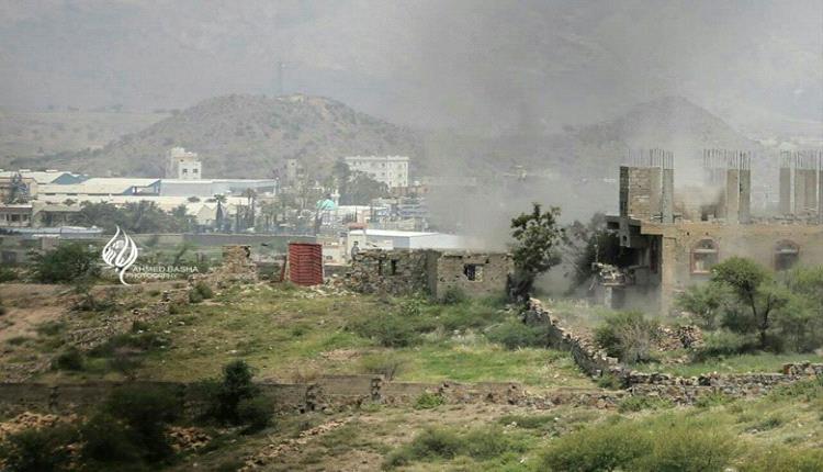 الحوثيون يستهدفون مواقع للجيش في تعز
