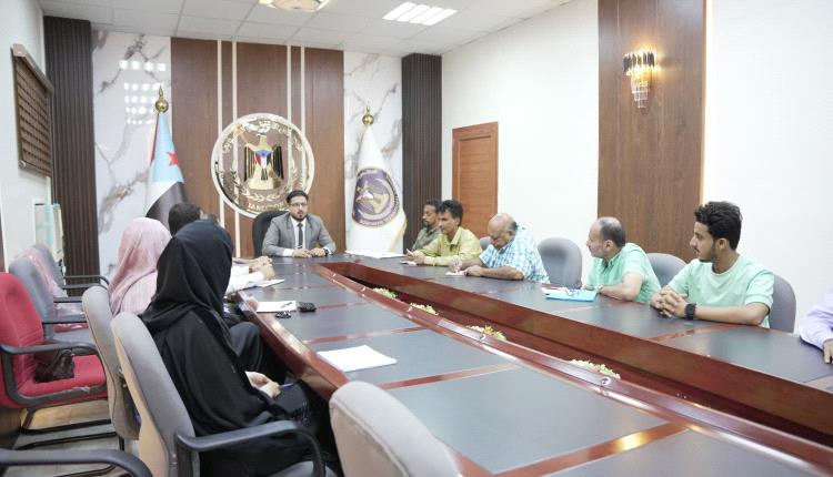 انتقالي العاصمة عدن يعقد لقاءً تشاورياً برؤساء أقسام إدارة الإعلام والثقافة بالمديريات