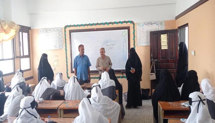 مدير تربية لحج يتفقد ثانوية الزهراء للبنات ومدرسة لبوزة