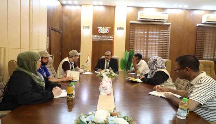وزير الصحة يلتقي القائم بالأعمال المدير التنفيذي لمنظمة ميد جلوبال اليمن