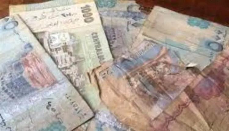 بعد قرارات البنك المركزي في عدن .. صحفي بارز يوجه نصيحة هامة للمواطنين في صنعاء 
