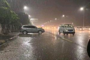 هطول أمطار غزيرة في صنعاء 
