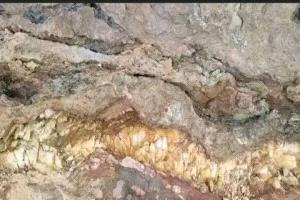مفاجأة من العيار الثقيل.. اكتشاف اكبر منجم ذهب بمحافظة يمنية
