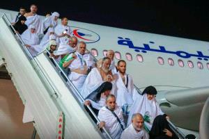 وزارة الأوقاف تعلن البدء بتسيير رحلات الحجاج من مطار صنعاء الدولي
