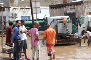استكمال أعمال شفط مياه الأمطار بعدد من أحياء مديرية البريقة